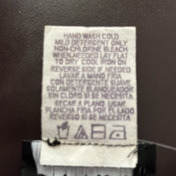 Onyx Nite by Wendye Chaitin shimmering blue sequined top, size 5X. NWT. - Picture 10 of 10